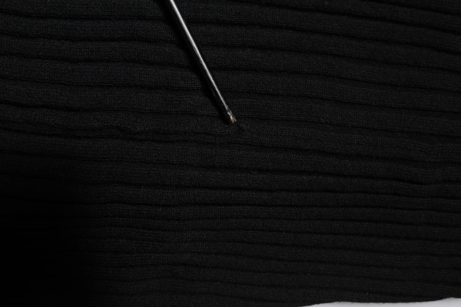 Dolce & Gabbana Black Cashmere Knitted Neck Warmer Foulard Men's Scarf (Pre-Owned) 6 Dolce & Gabbana Black Cashmere Knitted Neck Warmer Foulard Men's Scarf (Pre-Owned) - Image 4